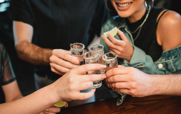 Mexicaans thema feest - Tequila wedstrijd en tequila spelletjes